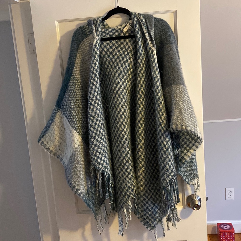 Super comfy blanket poncho